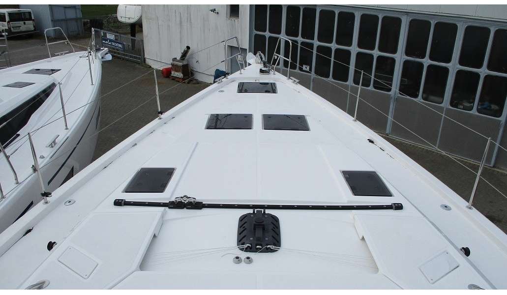 Sailboat Bavaria C45