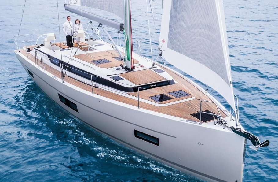 Velero Bavaria C45 Style