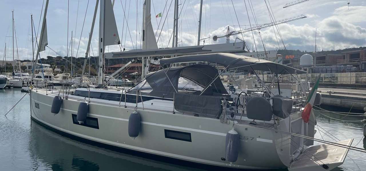 Velero Bavaria C57