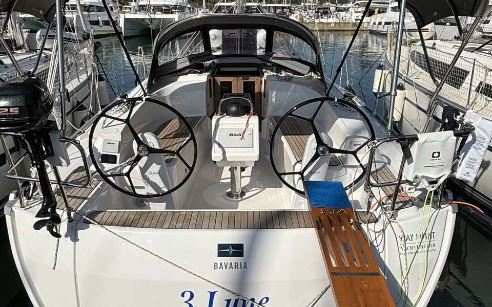 Sailboat Bavaria Cruiser 34