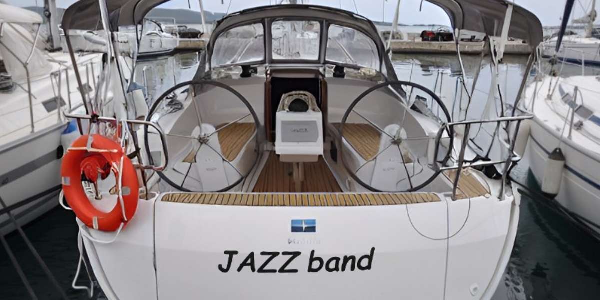 Парусная яхта Bavaria 37 Cruiser