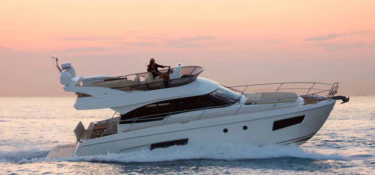 Моторная яхта Virtess 420 Fly