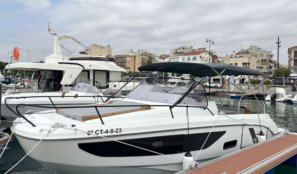 Barco a motor Flyer 9 Sundeck