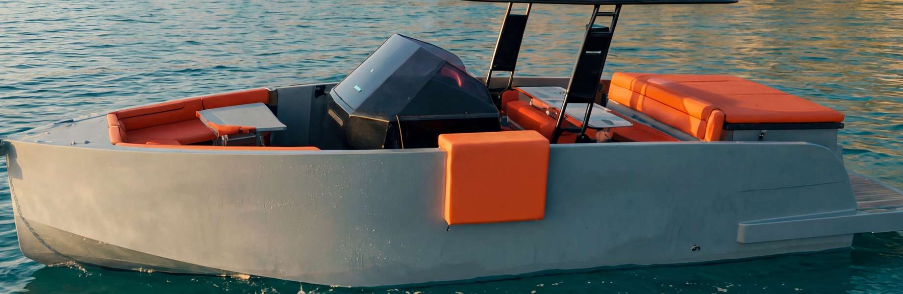 Motor boat D28 Cruiser