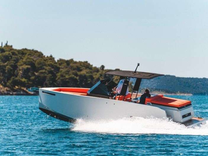 Bateaux à moteur D28 Cruiser