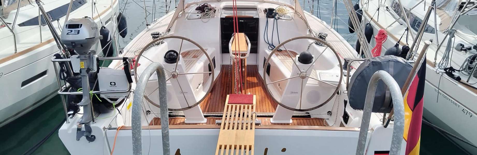 Парусная яхта Dehler 38SQ