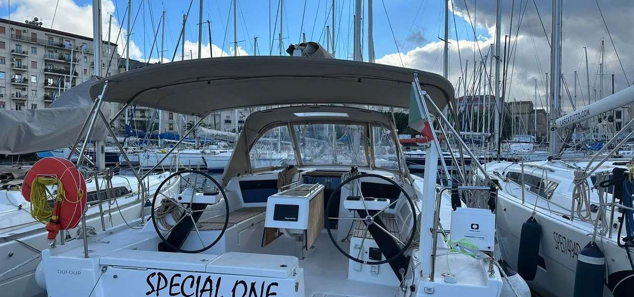 Парусная яхта Dufour 390 Grand Large
