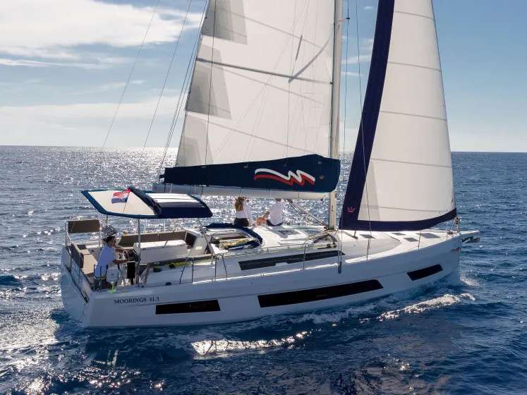 Парусная яхта Dufour 41