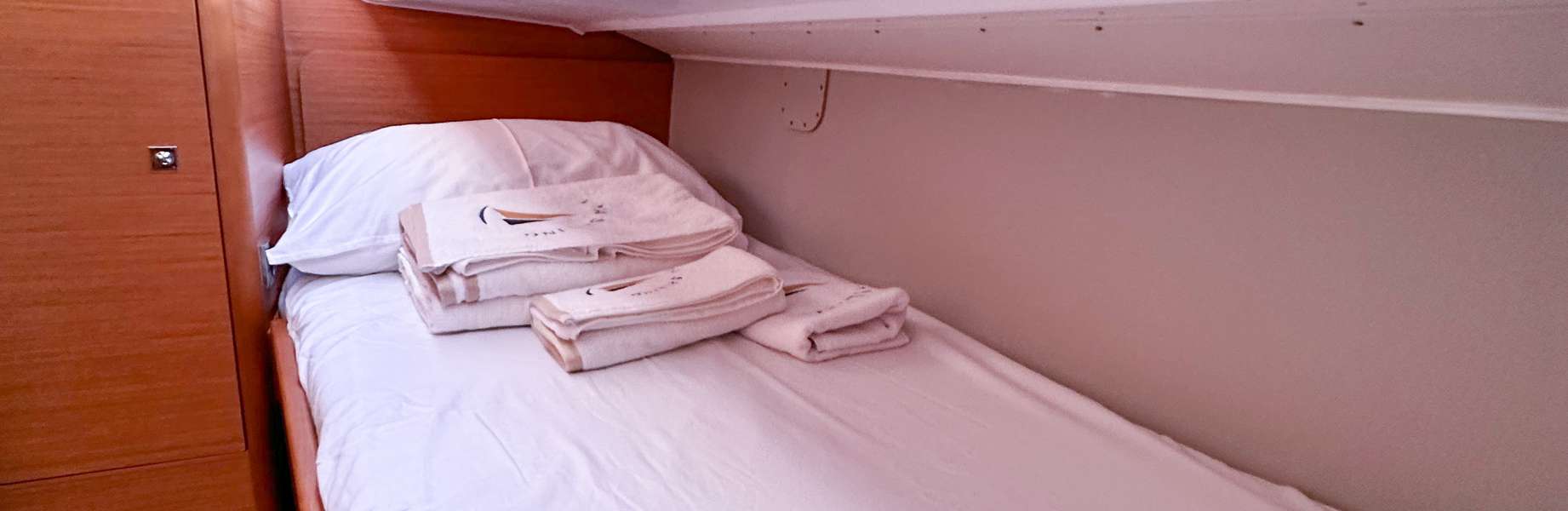 Sailboat Dufour 430 Grand Large