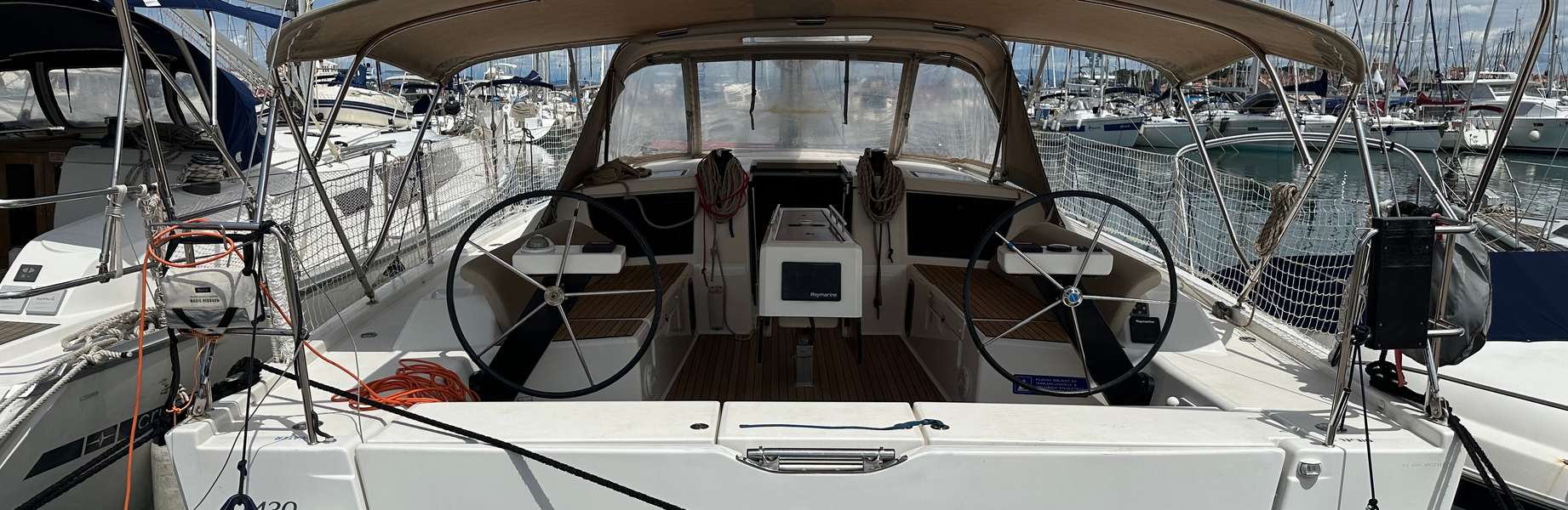 Парусная яхта Dufour 430 Grand Large