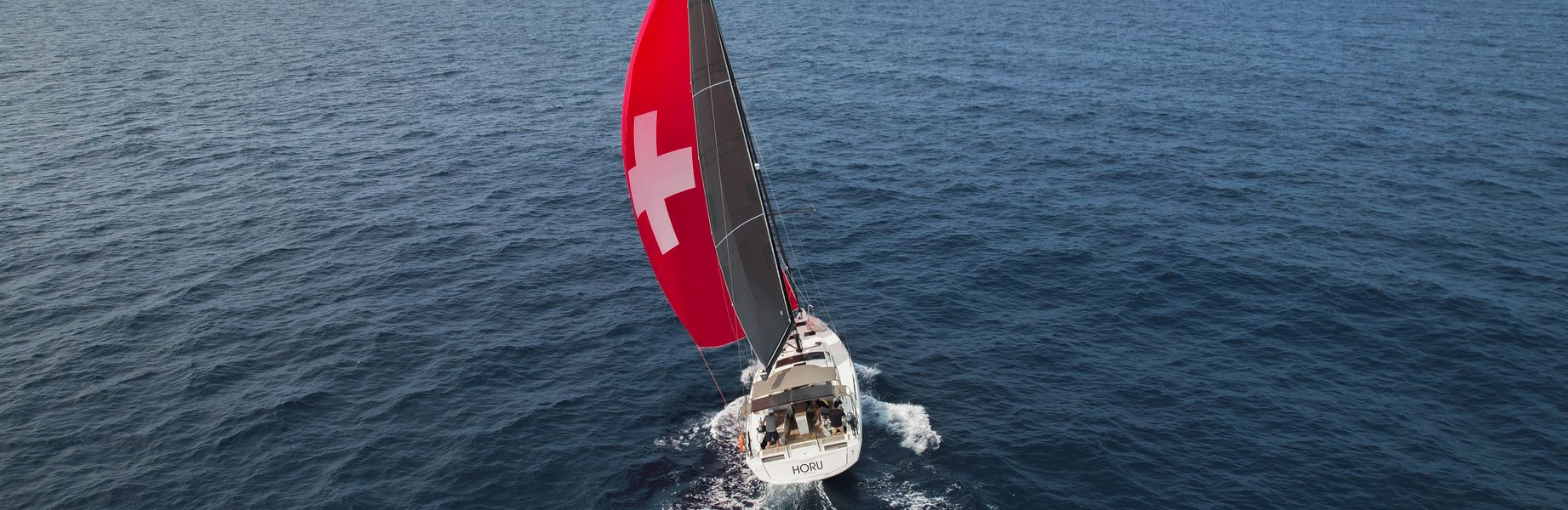 Парусная яхта Dufour 44