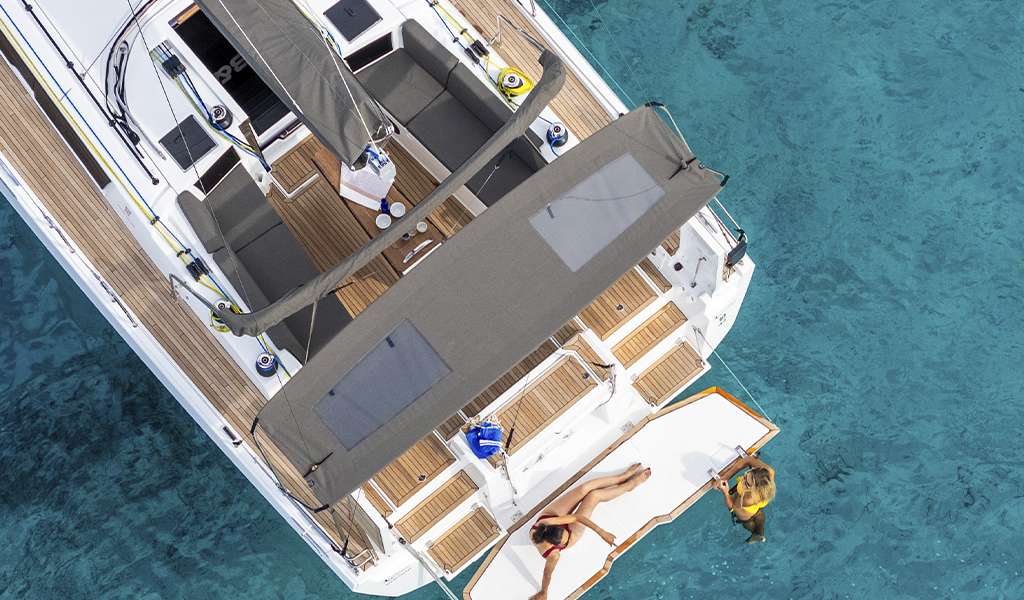 Парусная яхта Dufour 44