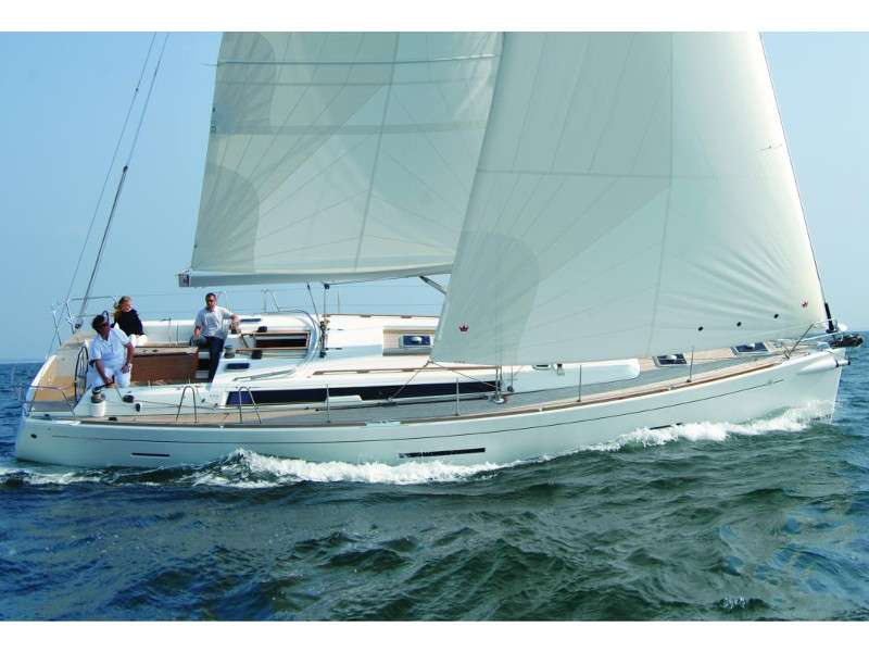 Парусная яхта Dufour 450 Grand Large