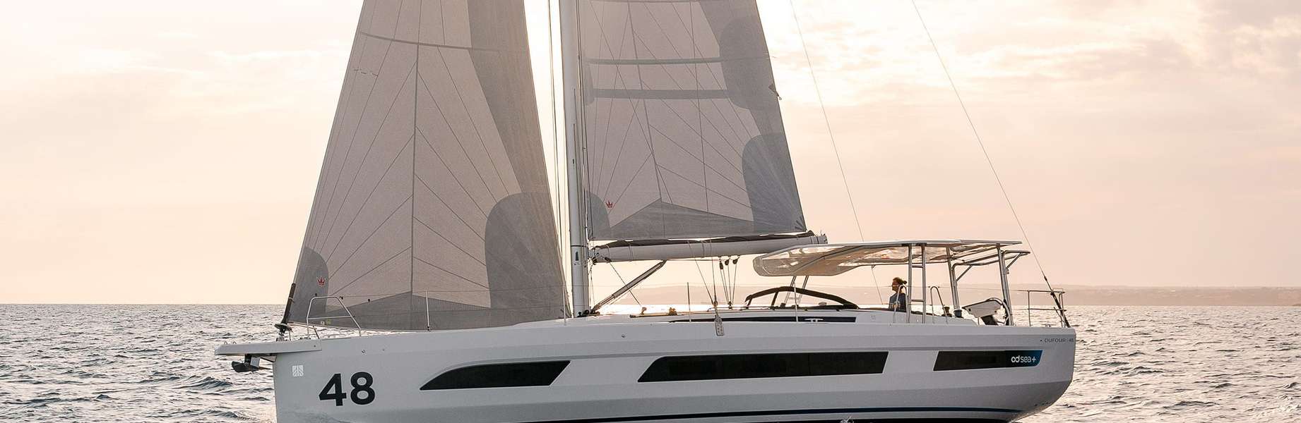 Velero Dufour 48
