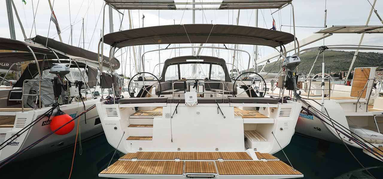 Velero Dufour 530