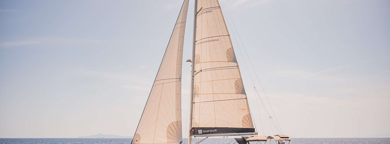 Парусная яхта Dufour 530