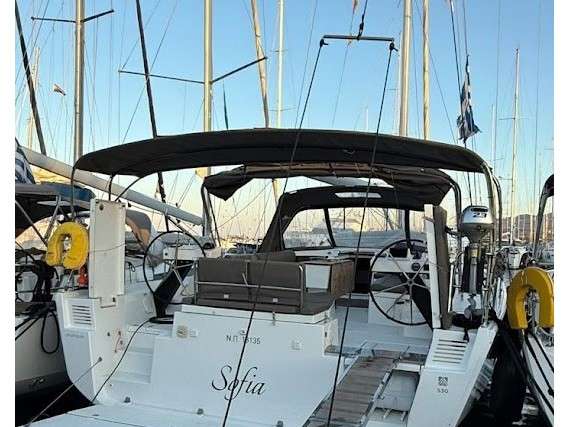 Velero Dufour 530