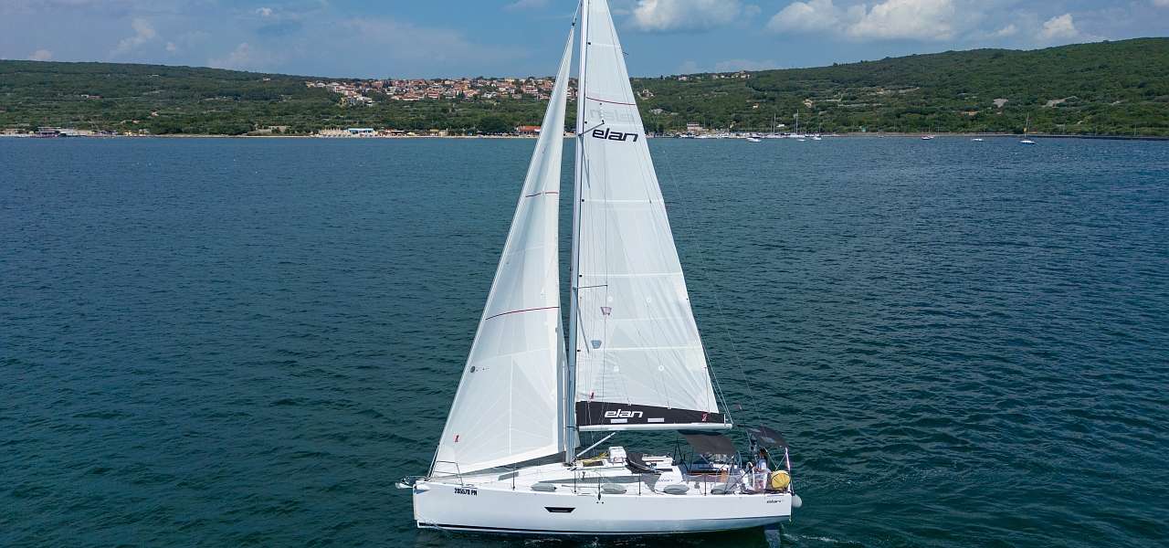 Velero Elan E4