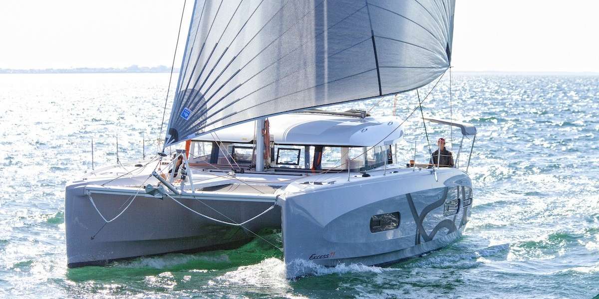 Catamaran Excess 11