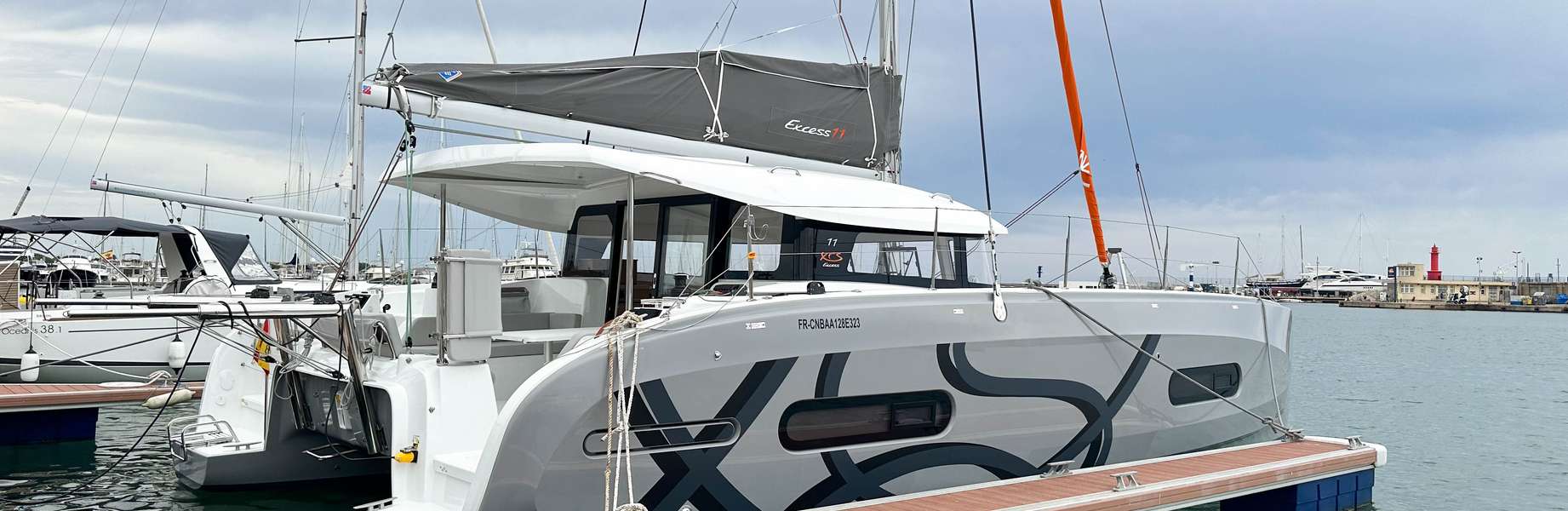 Catamaran Excess 11