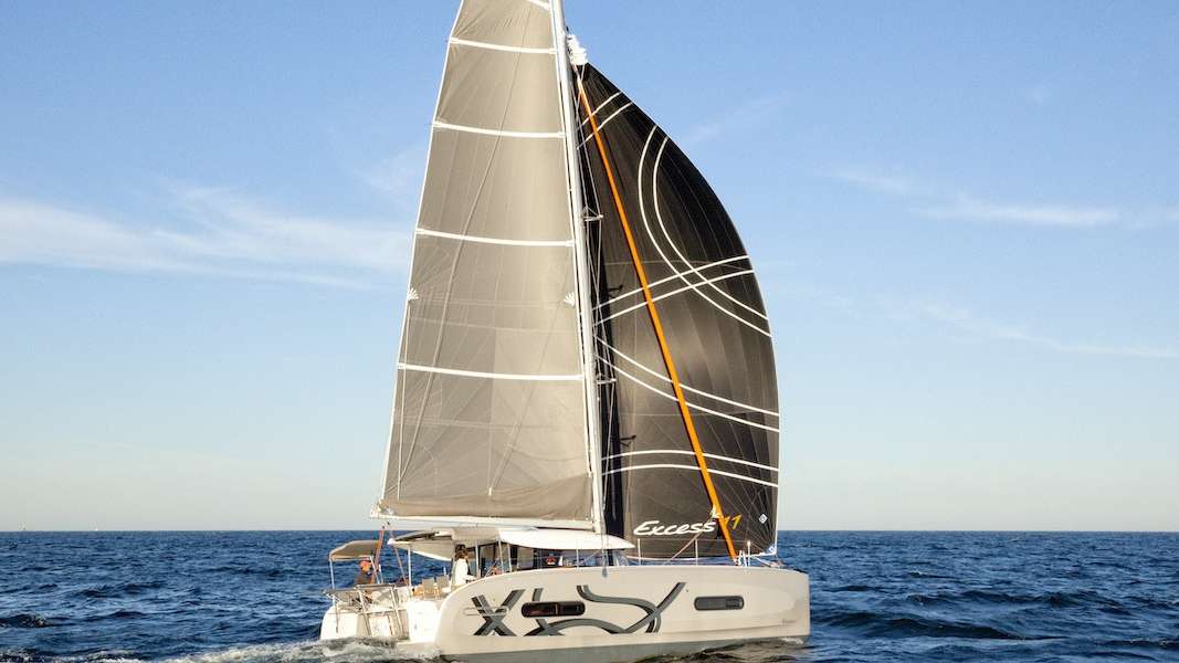 Catamaran Excess 11