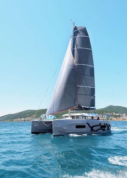 Catamaran Excess 11