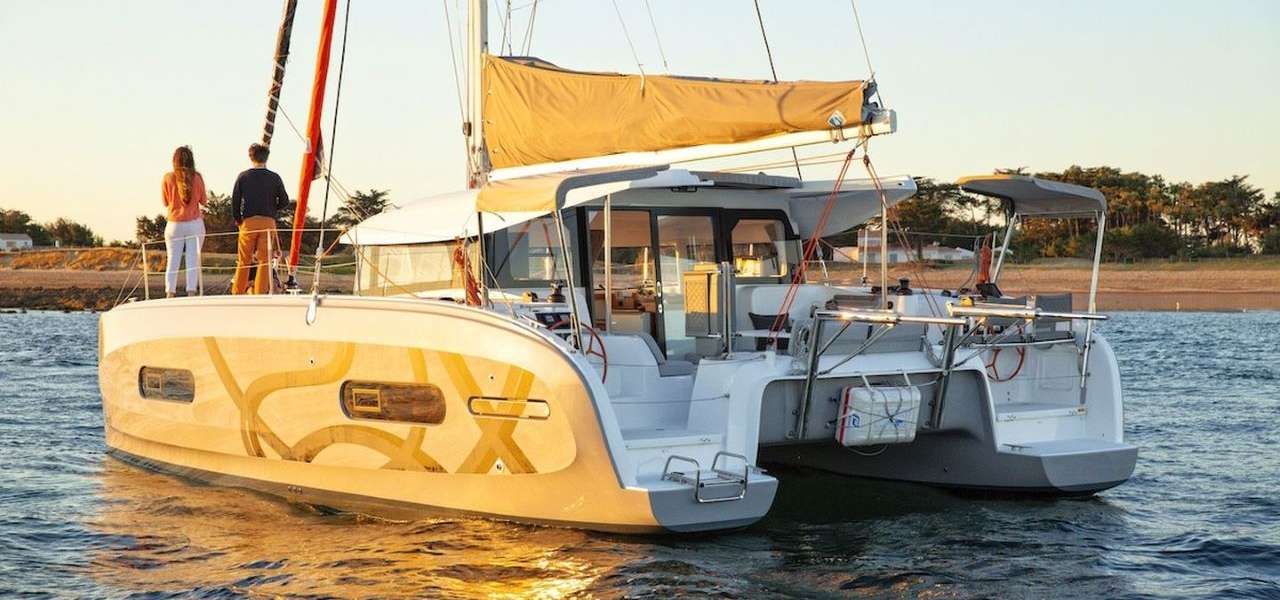 Catamarán Excess 11