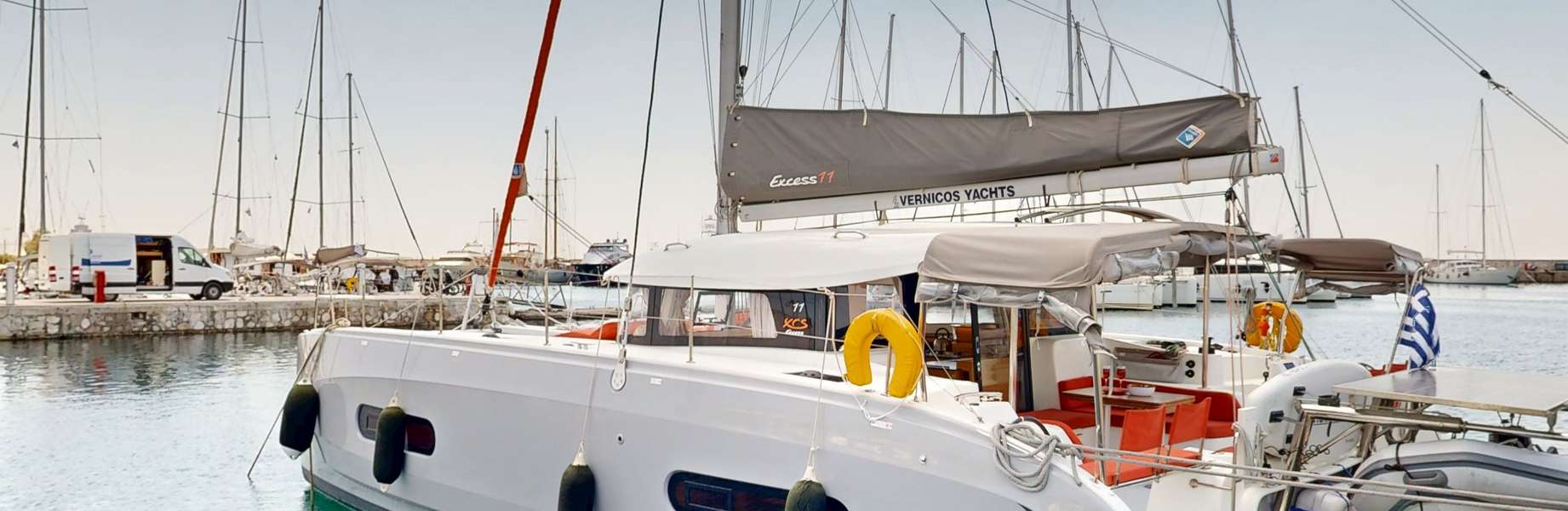 Catamarano Excess 11