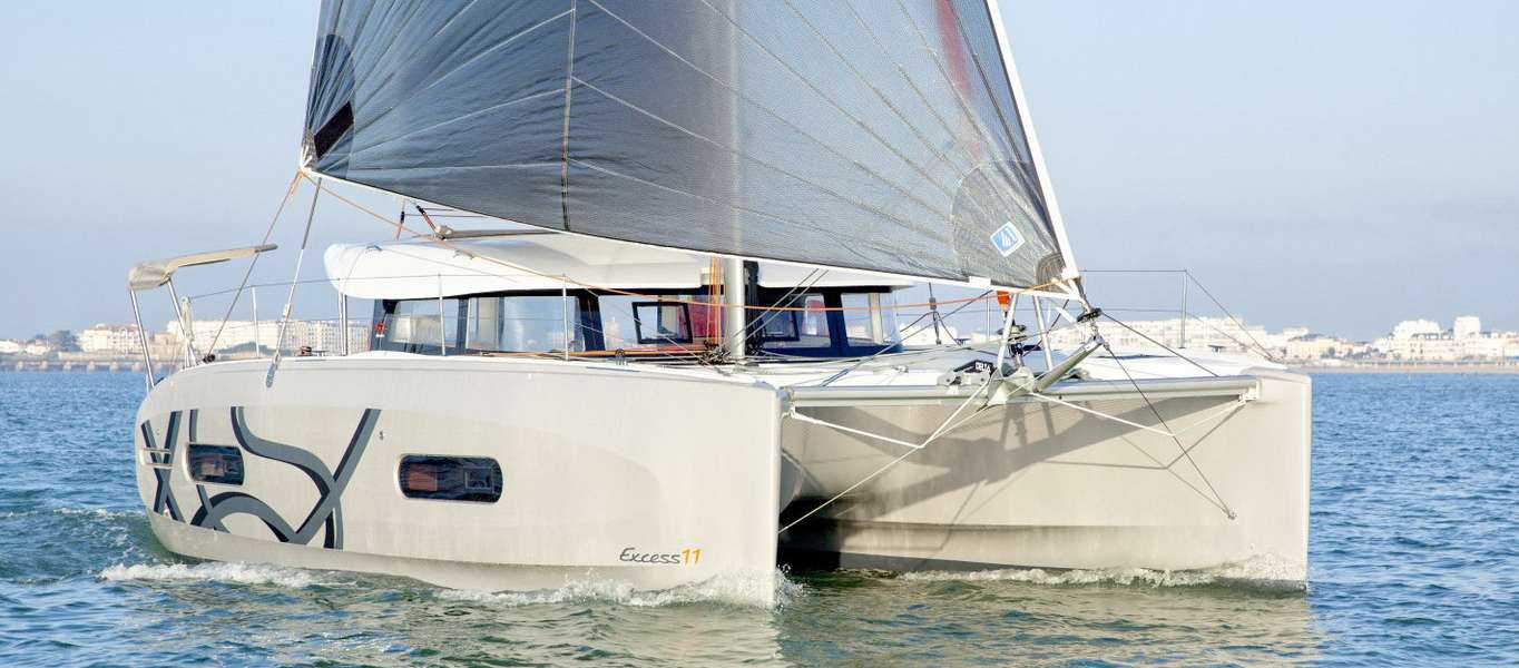 Katamaran Excess 11