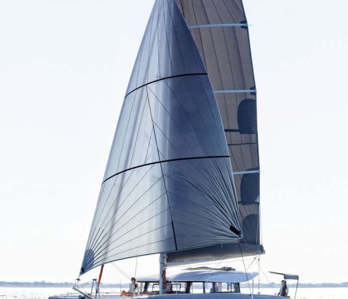 Catamarán Excess 11