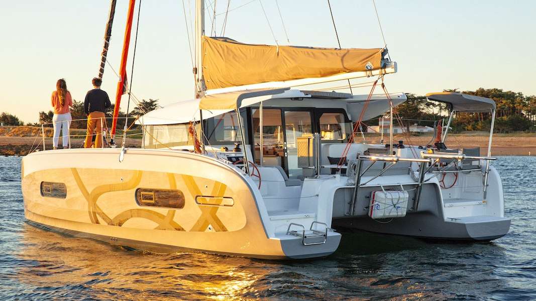 Catamaran Excess 11