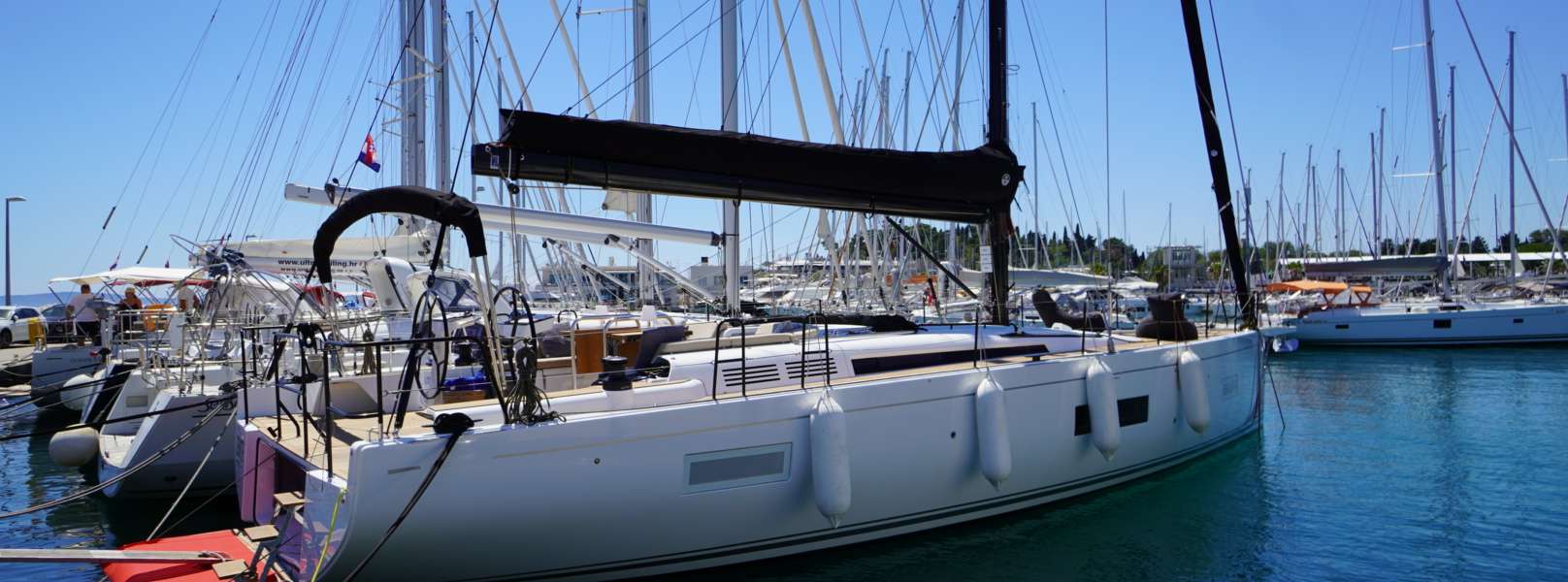 Łódź Żaglowa First Yacht 53