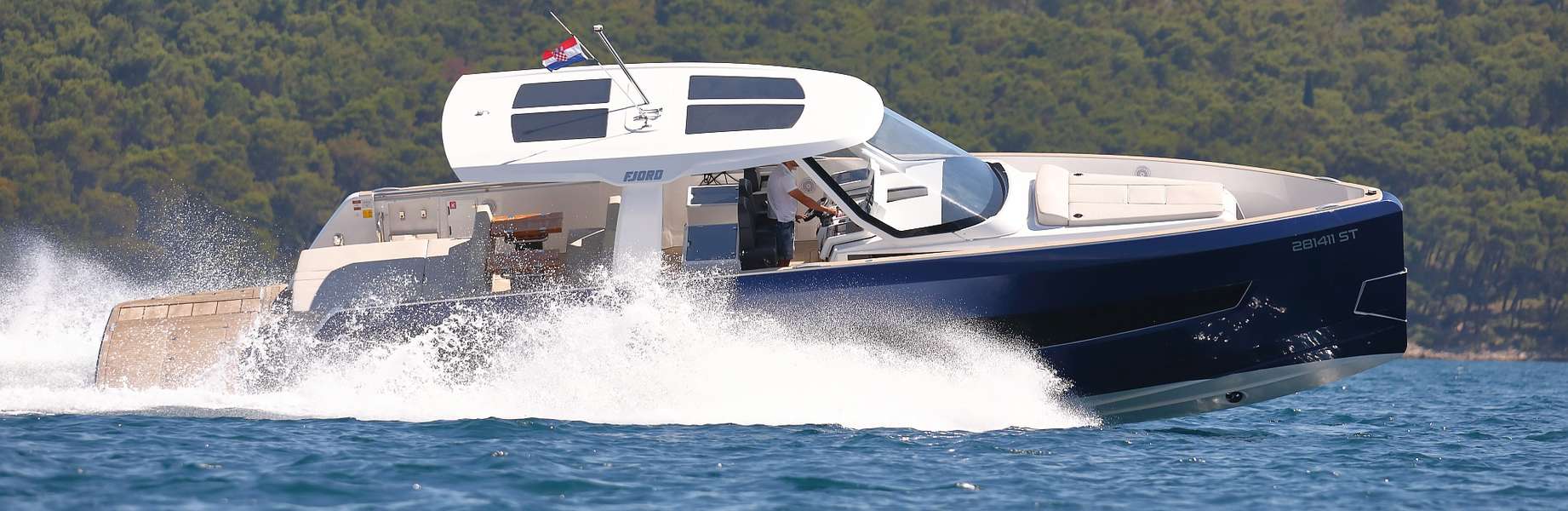 Motor boat Fjord 41 XL