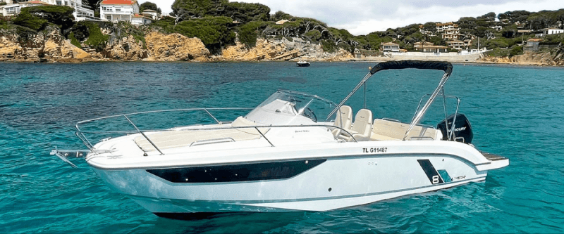 Моторная яхта Flyer 8 Sundeck