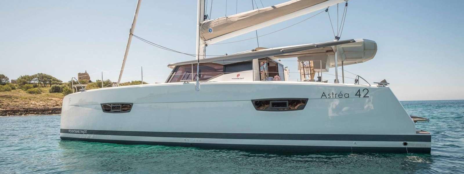 Catamarán Astrea 42