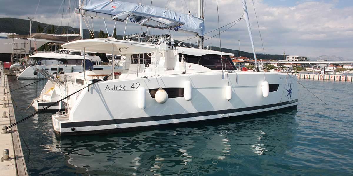 Katamaran Astrea 42