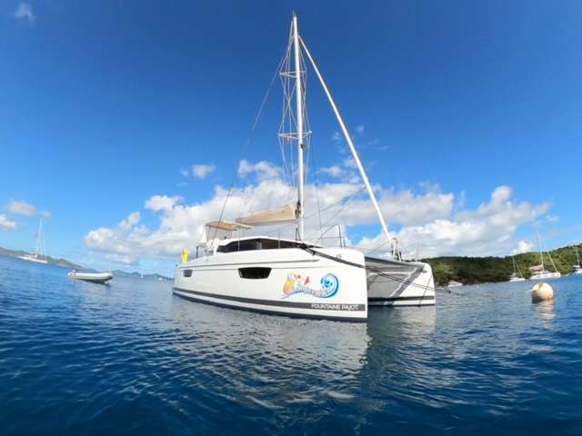 Catamaran Astrea 42