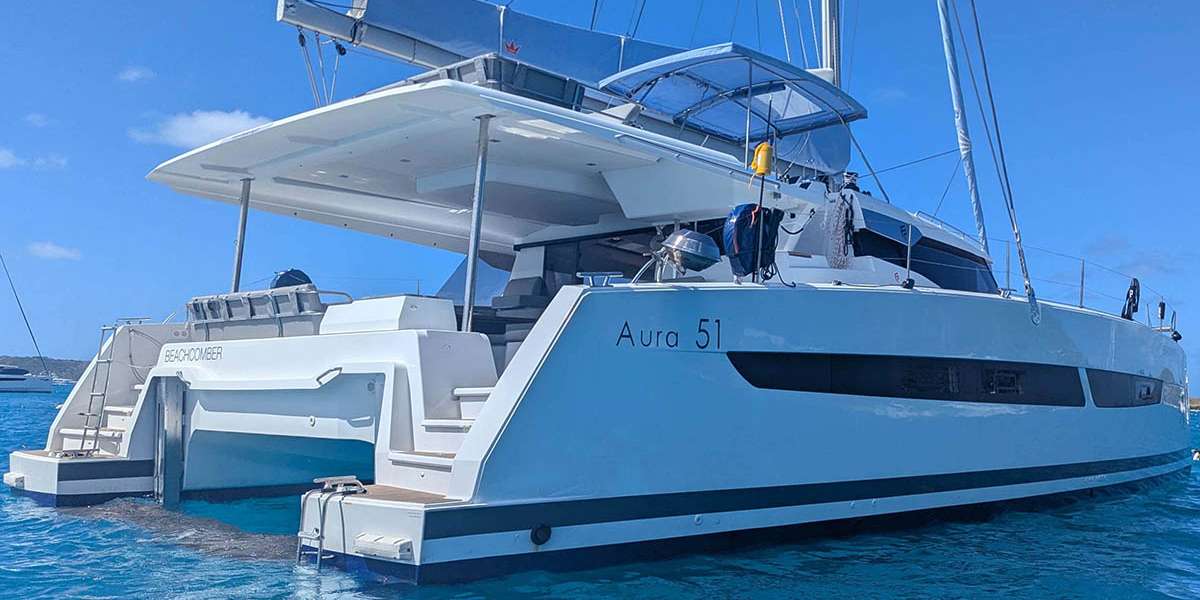 Catamarán Aura 51