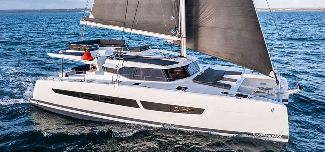 Catamaran Aura 51