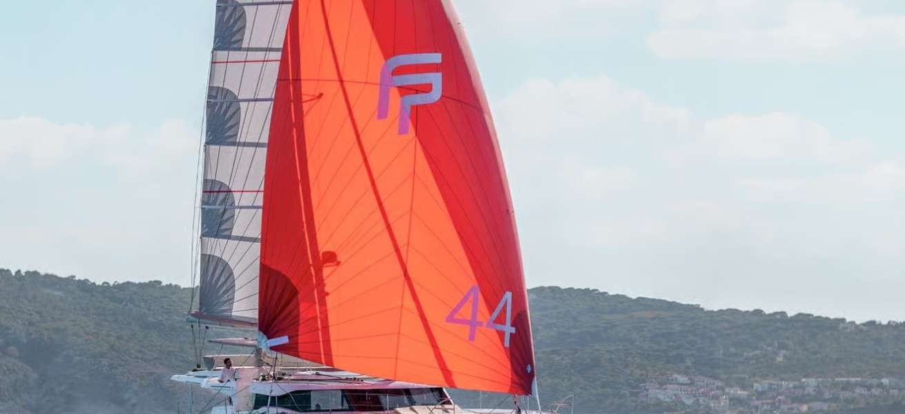 Catamarán New 44