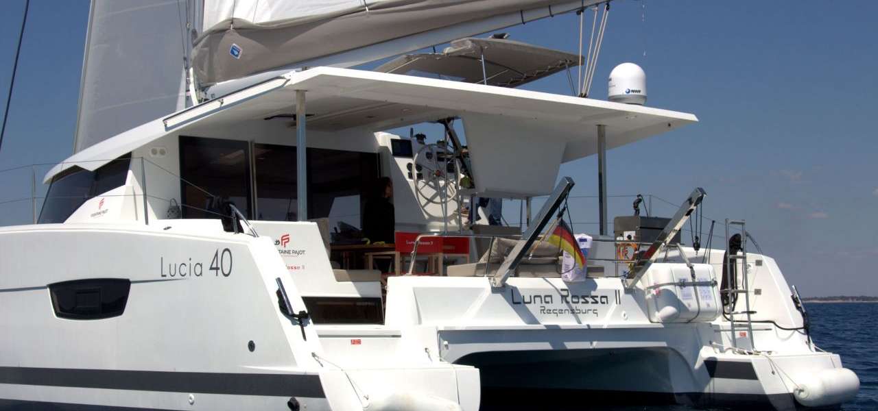 Catamarán Lucia 40
