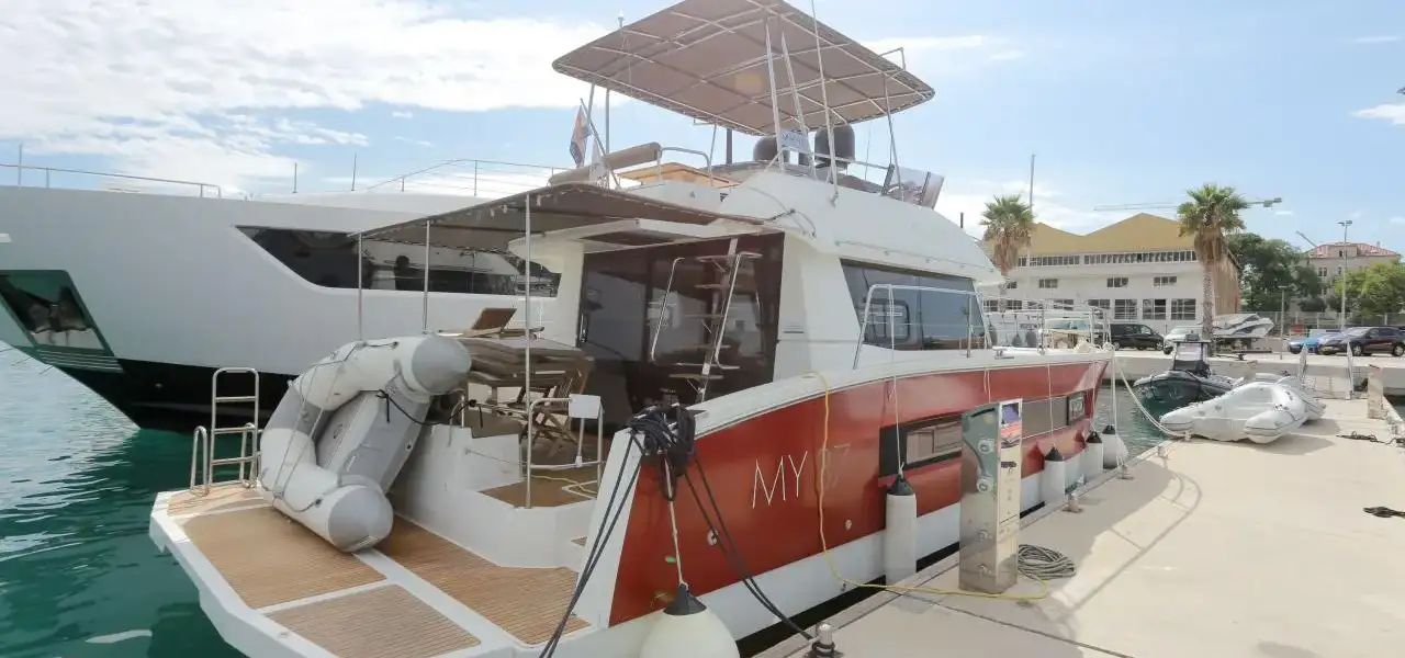 Моторный катамаран MY 37