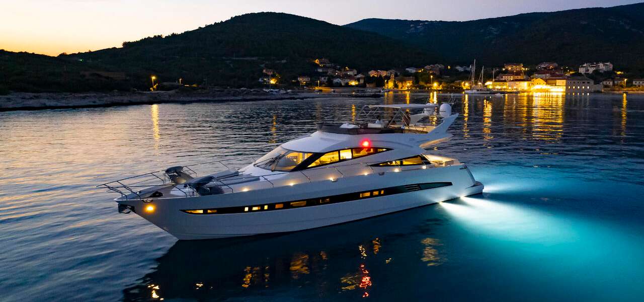 Motor boat Galeon 640 Fly