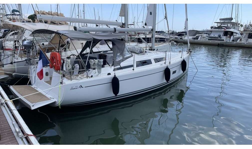 Парусная яхта Hanse 348