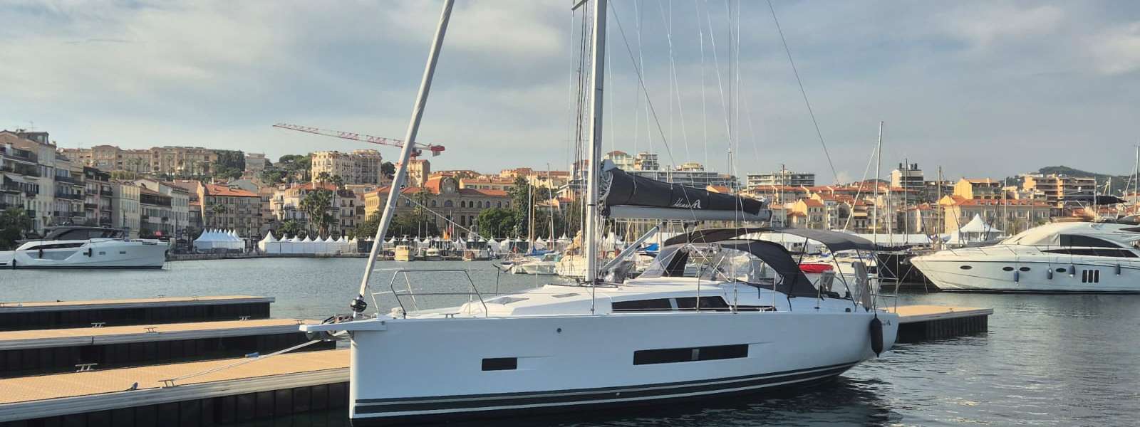 Sailboat Hanse 360