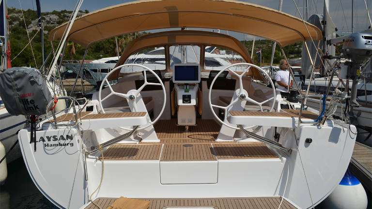 Barca a vela Hanse 418
