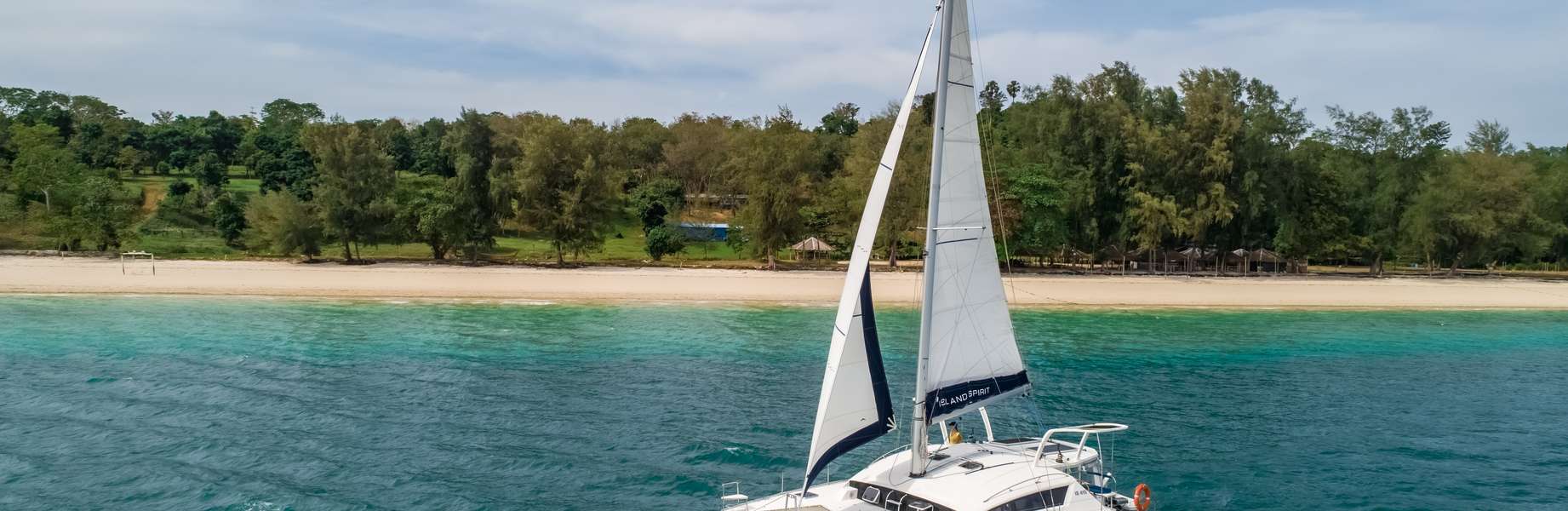 Catamaran Island Spirit 410