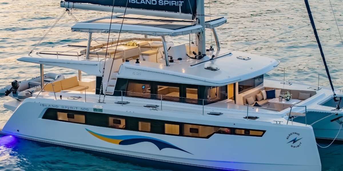 Катамаран Island Spirit 525