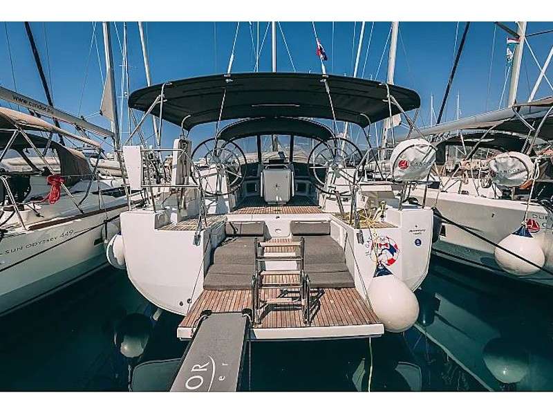 Velero Jeanneau 54
