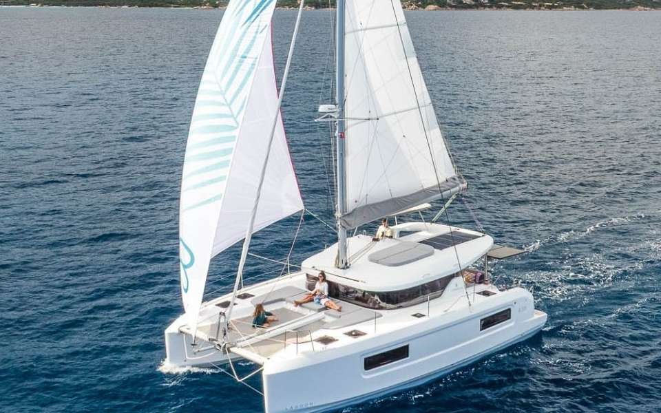 Catamaran Lagoon 38